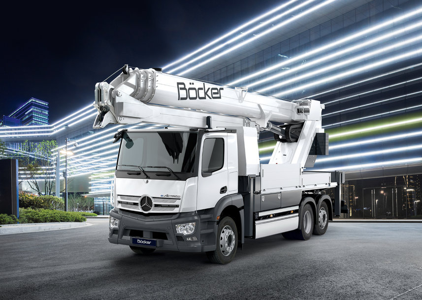 SUSTAINABLE CRANES AND INCLINED CONSTRUCTION LIFTS WITH INNOVATIVE 230 V CHARGING TECHNOLOGY AT BAUMA